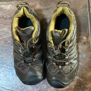 Keen kids hiking/play shoes 2